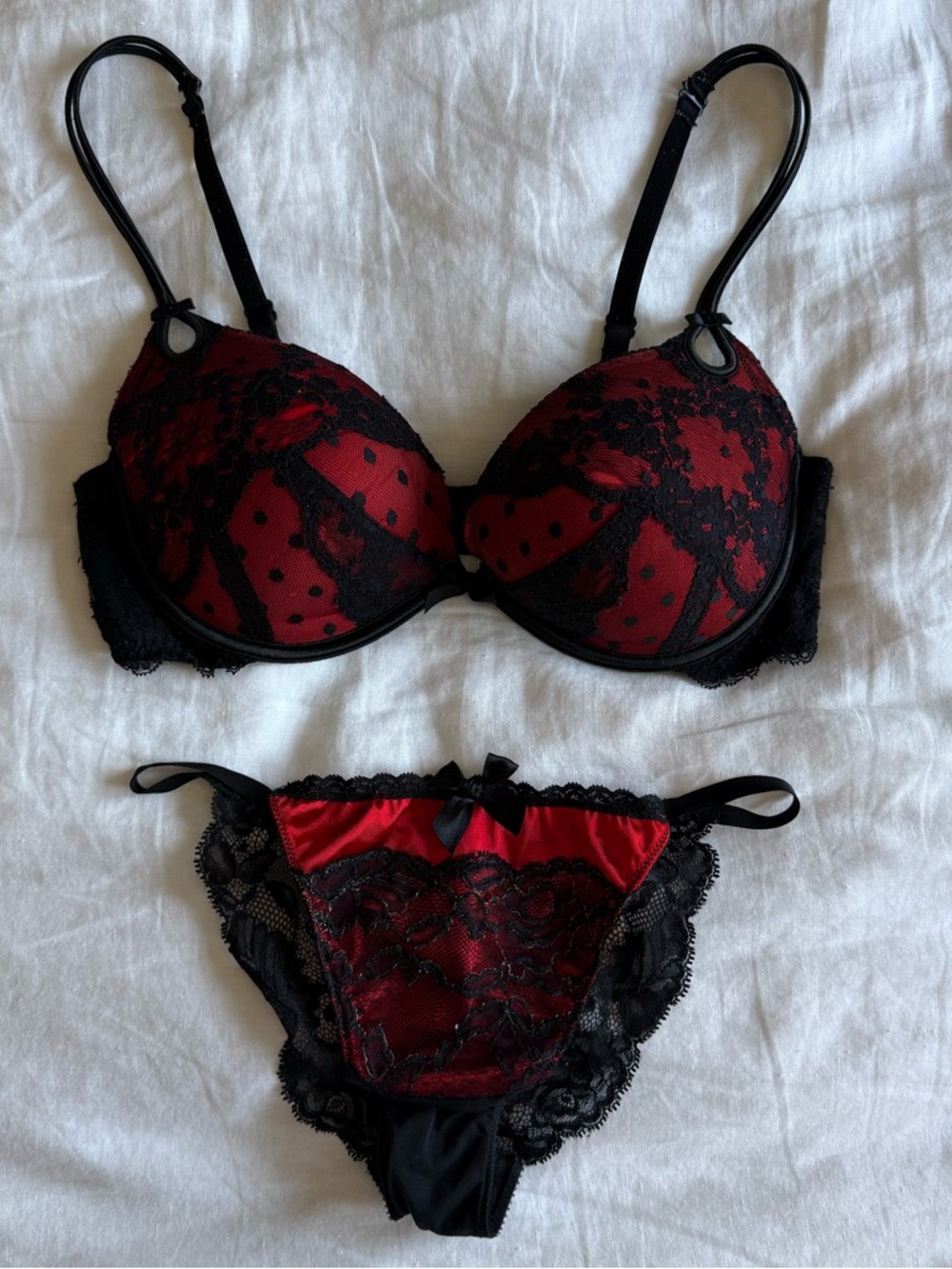 VS very sexy red lace push-up bra set 2012